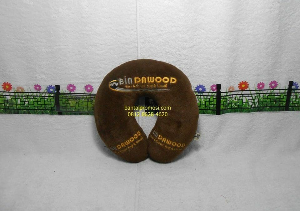 Souvenir Bantal Leher Perusahaan Umroh Bindawood